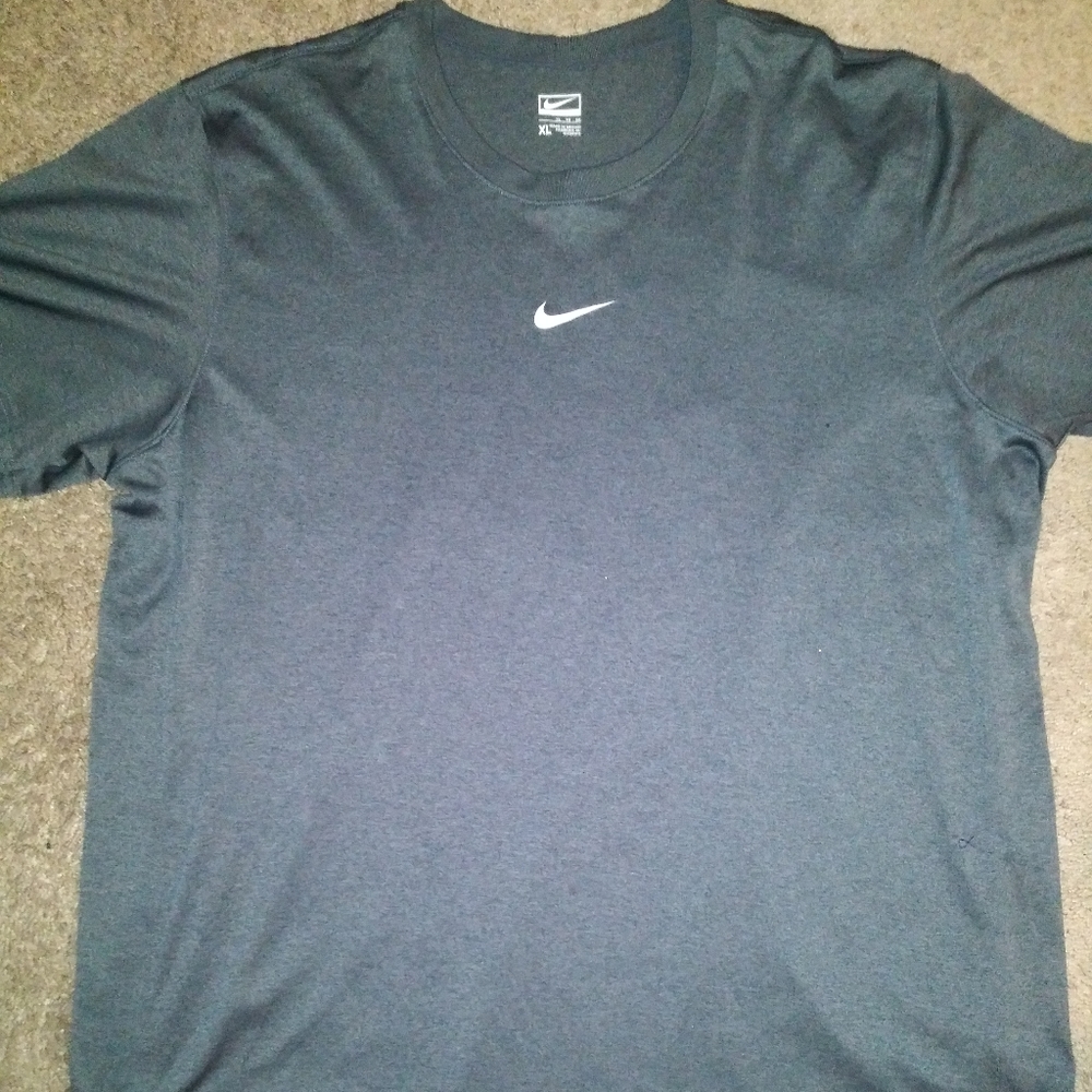 NWOT Nike Dri-Fit XL Tee-Shirt